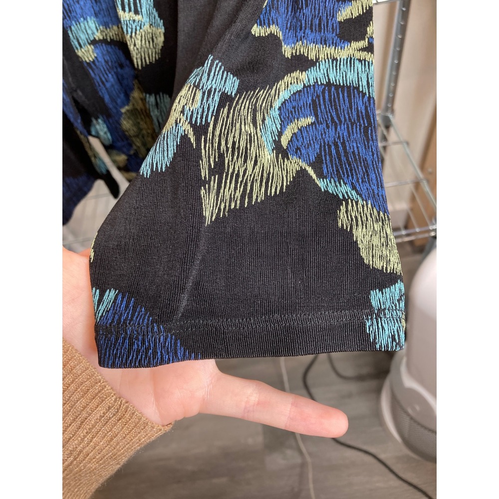 Fiber Arts Womens Liquid Knit Black Blue Dark Floral Blouse Est Sz 3X‎ Flowy - Picture 8 of 11